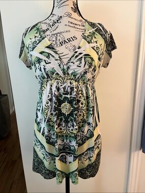 😃Women's V-Neck Empire Tunic in Green and Black Print